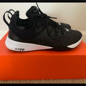 Women Nike foundation elite tr